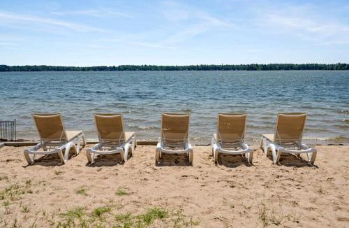 Mayfield Apartment | Fife Lake Lodge 2 Lakeside Apartment Units in One