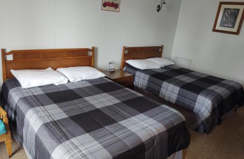 St Ignace Hotel | FireHouse Inn