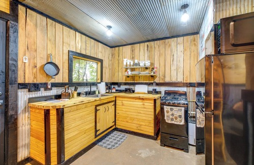 Powell Apartment | Fish & Hike the Ozarks! Black Ben Bear Cabin