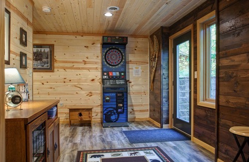 Hayward House | Fish The Famous Chippewa Flowage - Pontoon Rentals Available!