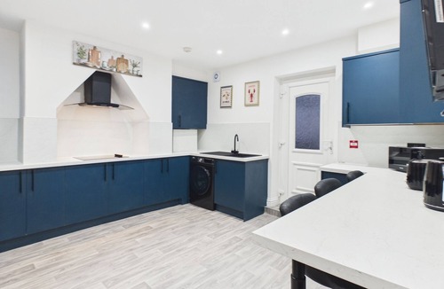 Jarrow House | Five Bedroom Home with En Suites
