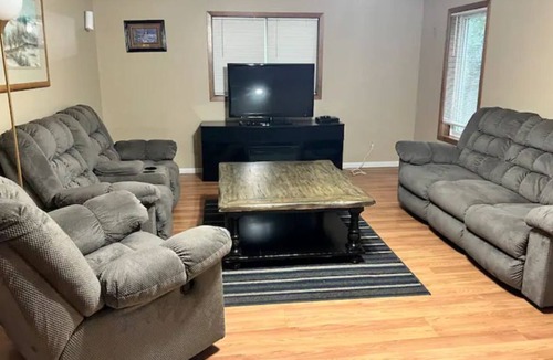 Wadena House | Five bedroom house with yard in town!