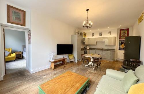 Shoscombe Apartment | Flat 2