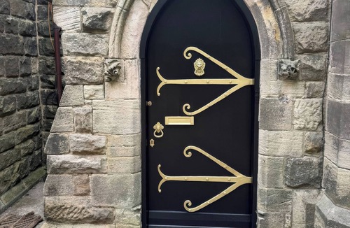 Newbottle House | FLAXSTEAD GRANGE, pet friendly, luxury holiday cottage in Newbottle