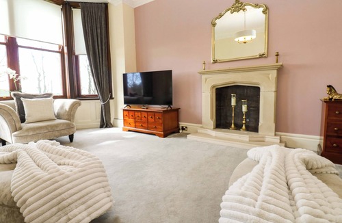 Newbottle House | FLAXSTEAD GRANGE, pet friendly, luxury holiday cottage in Newbottle