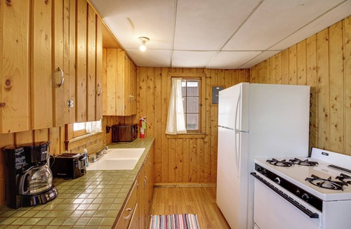 Puposky Cabin | For Anglers & Boaters! Beachfront Gull Lake Cabin