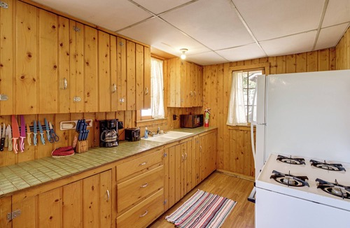 Puposky Cabin | For Anglers & Boaters! Beachfront Gull Lake Cabin