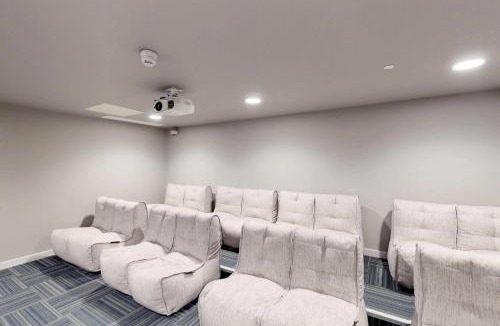 Newcastle-upon-Tyne Apartment | For Students Only The Bridge in Newcastle