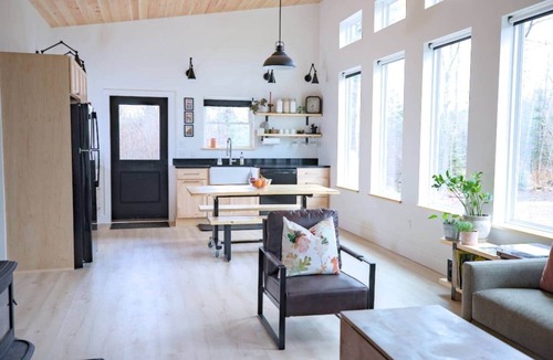 Jackson Cabin | Forest Cabin w/Stunning Wall of Windows