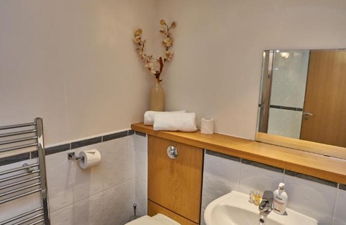 Tollcross Apartment | Fountainbridge Residence