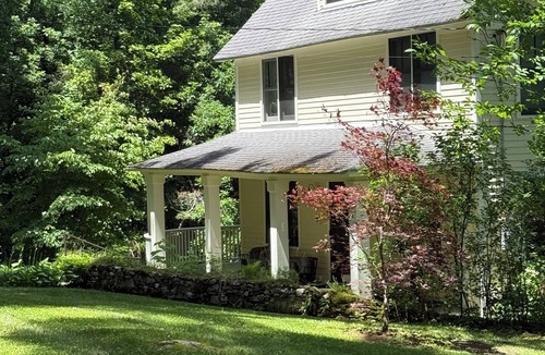 Monterey House | Four Bedroom Lake House in Monterey with private dock - Dog Friendly