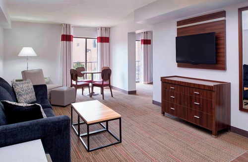 Novi Hotel | Four Points by Sheraton Detroit Novi