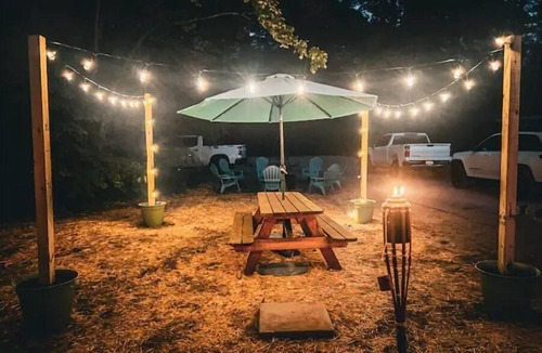 Gladwin House | Four Seasons Retreat, Sleeps 10