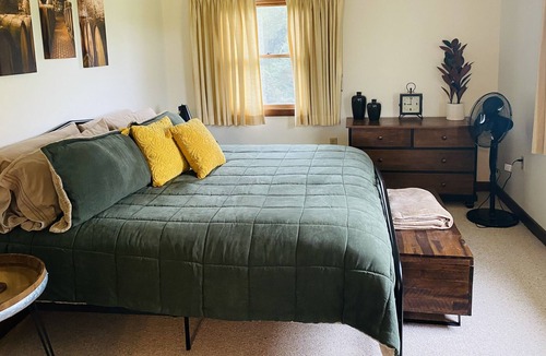 Logan Bed & Breakfast | Four Seasons Suite (Hocking Hills)