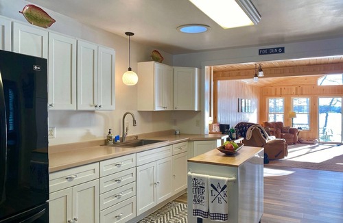 Channing House | Fox Den: a cozy cabin up north