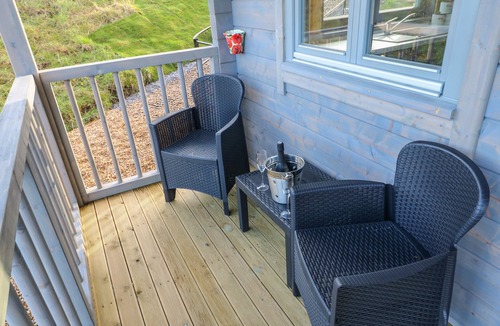 North Bitchburn Cottage | FOXES DEN, pet friendly, with hot tub in Staindrop