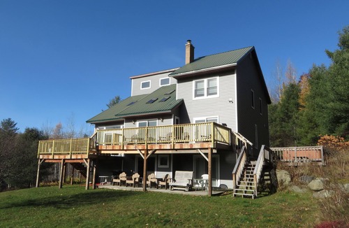 Sugar Hill House | Franconia Notch Retreat, Huge Views, Hot Tub, EV charger, A/C