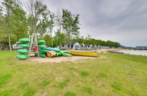 Cedarville House | Free Boat Rentals! Beachside Les Cheneaux Cabin