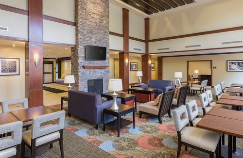 Canton Condo | Free Breakfast Buffet. Pool & Hot Tub Access. Great Location!