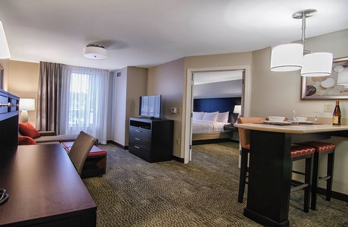 Marquette Condo | Free Breakfast Buffet. Downtown Marquette. King Suite. Near Northern Michigan University!