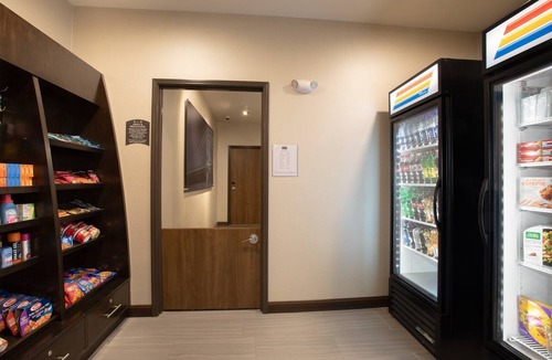 Rapid City Apartment | Free Breakfast. Pool & Hot Tub. Great for Business Travelers!