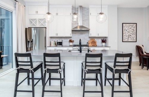 Westfield House | Free Golf Cart! Luxe Townhome Near Grand Park!