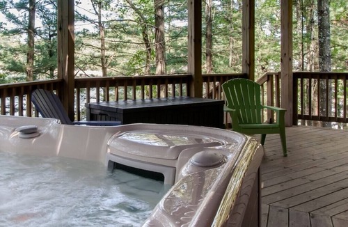 Redgranite Cabin | Free nite w/wknd off season lakehome boats pier fireplace hottub sand beach raft