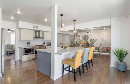 Village Grove House | FREE Pool Heat| 2 Masters | Hottub| New Theater