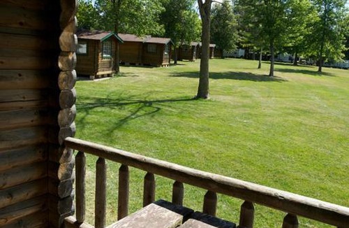 Fremont Resort | Fremont Jellystone Park Loft Cabin 2