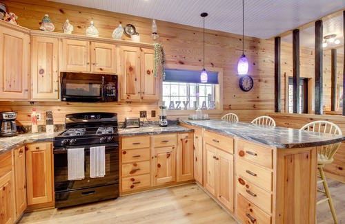 French Lick Cabin | French Lick Cabin w/ Covered Porch & Gas Grill!