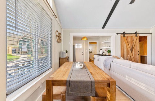 New Plymouth Cabin | French Woods + Pickleball Court l Private Trail