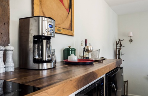 Munjoy Hill Apartment | Fresh East End Apartment Walkable to Downtown Portland