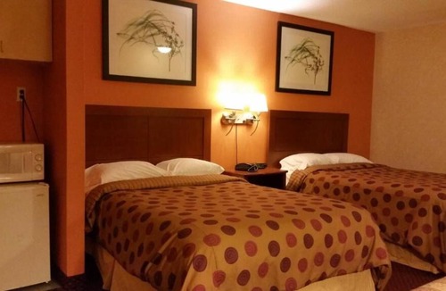 Foxboro House | Friends Hideaway! 4 Spacious Units Close to Patriot Place, FREE Breakfast!