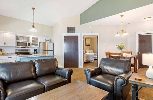 Nisswa Condo | Front Row Seat to Gull Lake Beach | Waterfront Condo