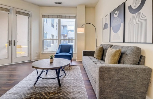Cole-Noble District Apartment | Frontdesk | 1 BR Apt by Mile Square