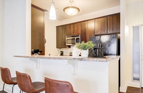 Cole-Noble District Apartment | Frontdesk | 1 BR Apt by Mile Square