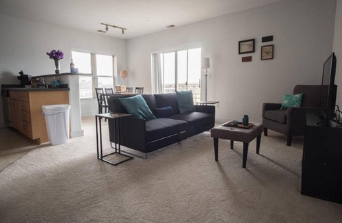 Historic Third Ward Apartment | Frontdesk 132 Jefferson St Apts Milwaukee's Third Ward