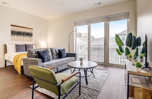 Cole-Noble District Apartment | Frontdesk | Studio Apt by Lucas Oil Stadium