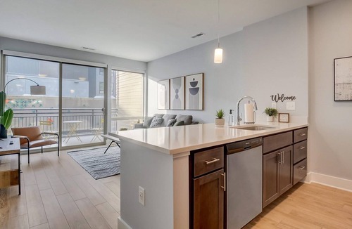 Cole-Noble District Apartment | Frontdesk | Studio Apt near the Eiteljorg Museum