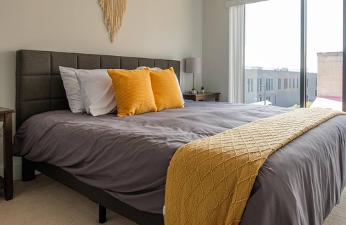 Historic Third Ward Apartment | Frontdesk | Walk to Everything from 2 BR Apt