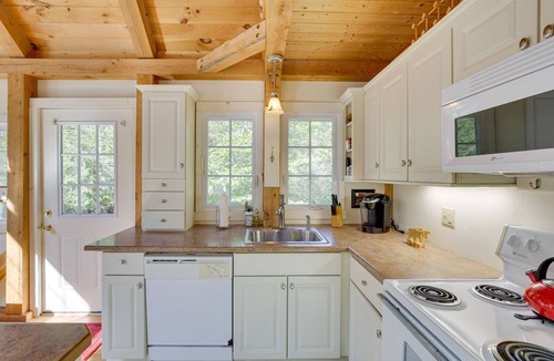 Standish Cabin | Frye Island Family Cabin with Lake & Beach Access!