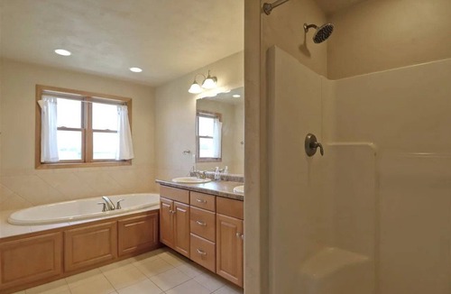 Village of Harrison House | Full Family Friendly Home - EAA Ready!