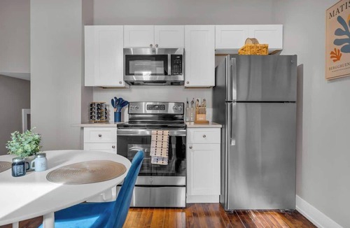 Detroit House | Full Home Group Getaway Sleeps 8