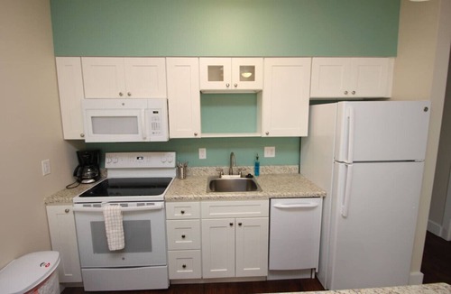 Bloomington Apartment | Fully equipped 2 Bedroom with Amenities