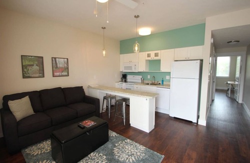 Bloomington Apartment | Fully equipped 2 Bedroom with Amenities