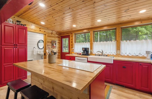 New Era House | Fully Restored Lakefront Cabin on Stony Lake