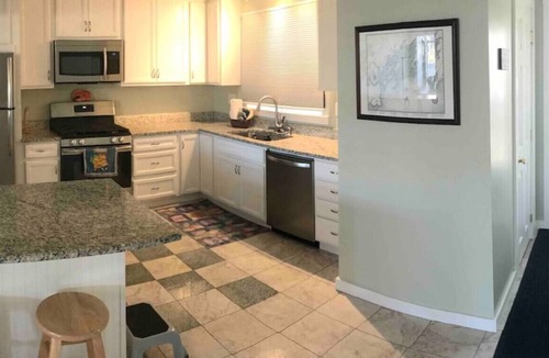 East End House | FunJoy Hill - The Perfect Location!