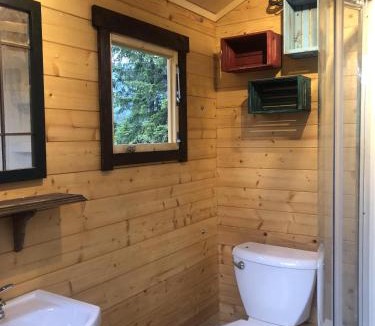 Nelson Ski Chalet | Funky Bunky