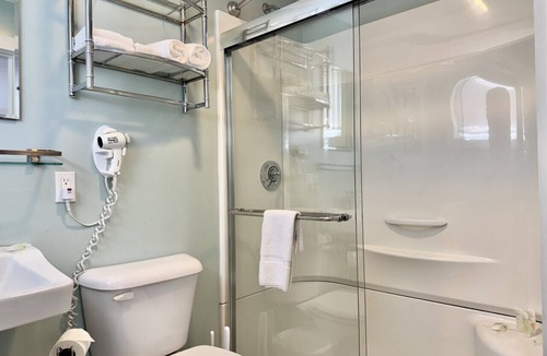 Hulls Cove Hotel | Gallagher`s Travels Room Fourteen (Double Queen)