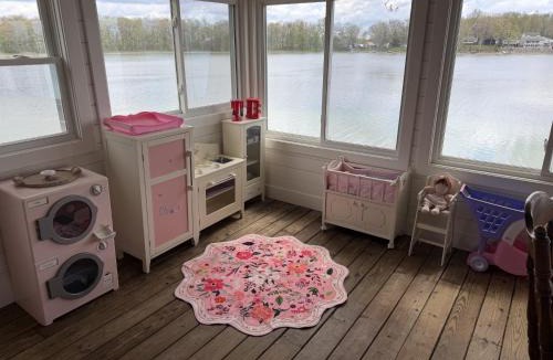 Bronson House | Game Room & Outdoor Fun - Gilead Lake Getaway!